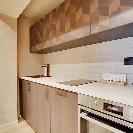 Amazing Caire Montorgueil